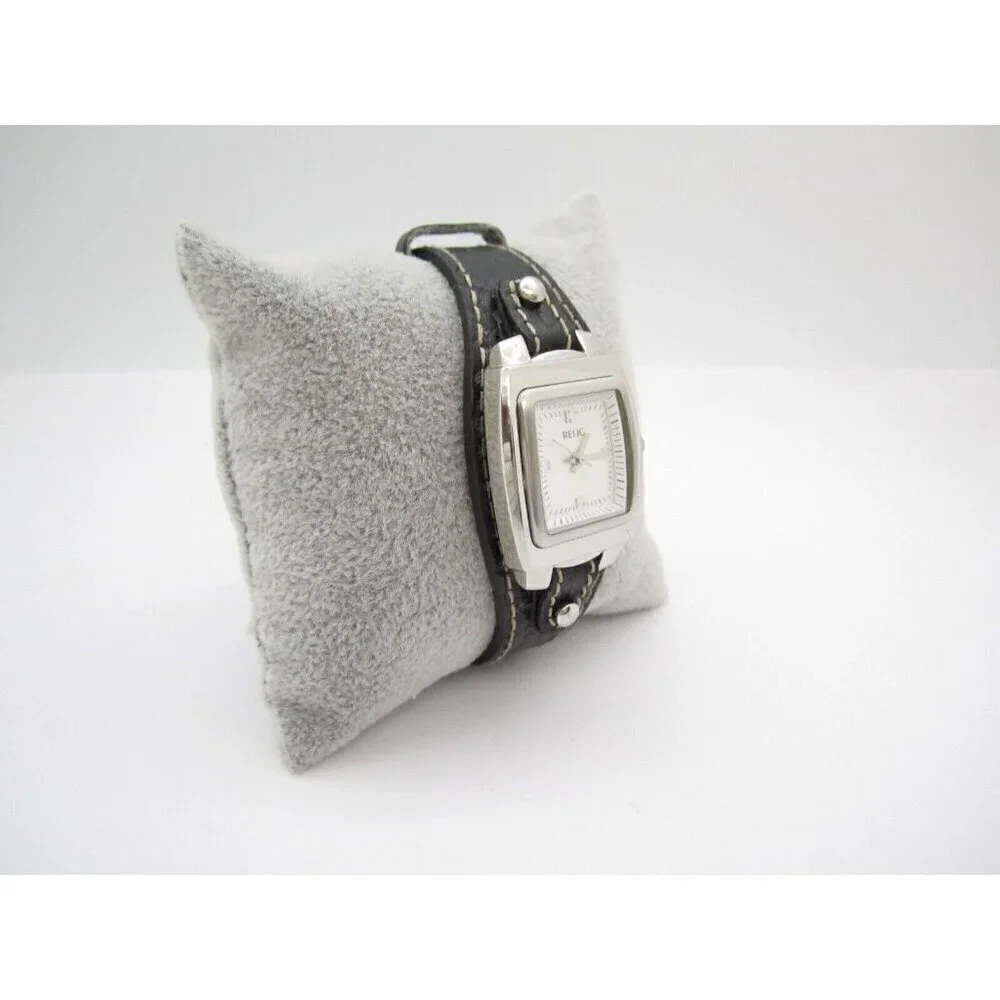 Women Relic Quartz WR Analog 25mm Dial Round Watch (G738) 